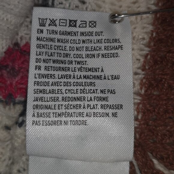 2/$30.00 Mix & Match - American Eagle Ladies 1/4 Button Closure Sweater - Picture 5 of 6